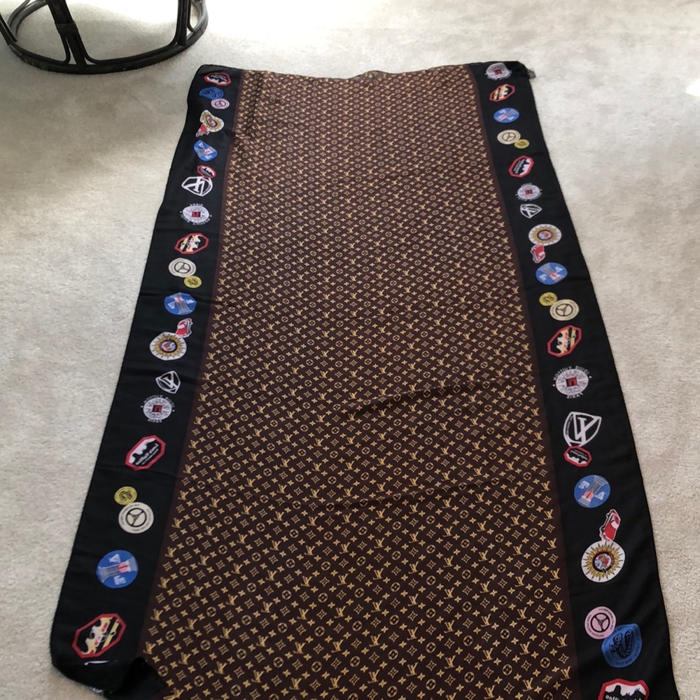 Louis Vuitton scarf